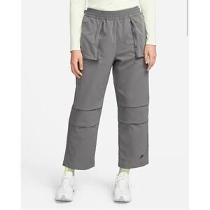 Nike Womens XS Grey Tech Pack Crop Woven Dri-FIT Zippered Pants‎
